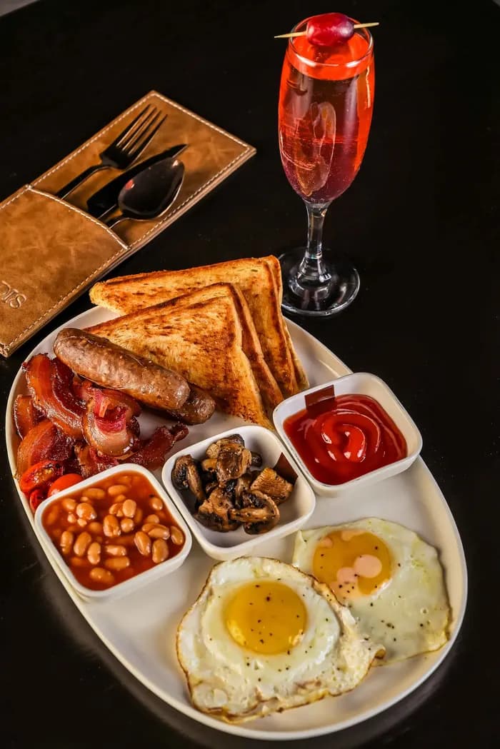 The Paradis Full English