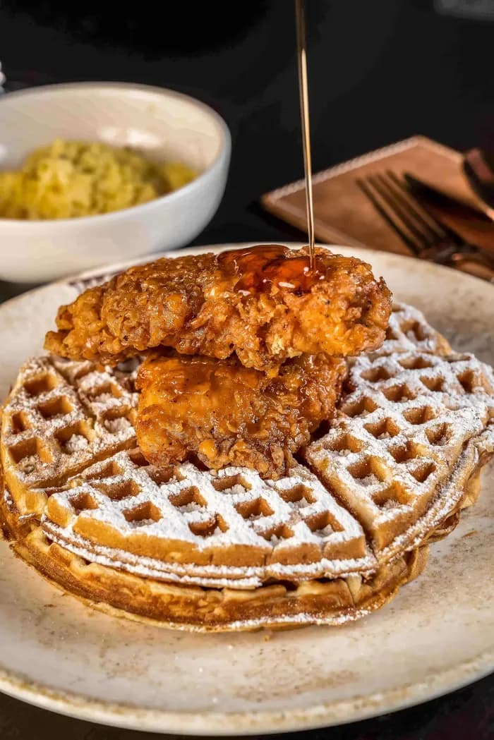 Paradis Waffles & Chicken